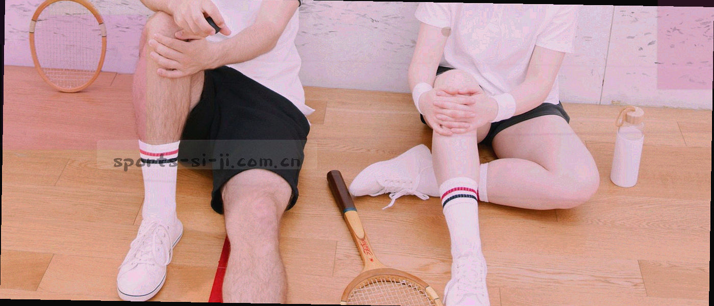抽象折线与网格叠加的图形，模拟排名随时间连续移动的轨迹，画面中不含具体数字